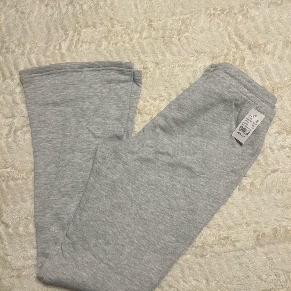NWT PacSun Light Gray Fleece Flare Sweatpants | Women’s Medium